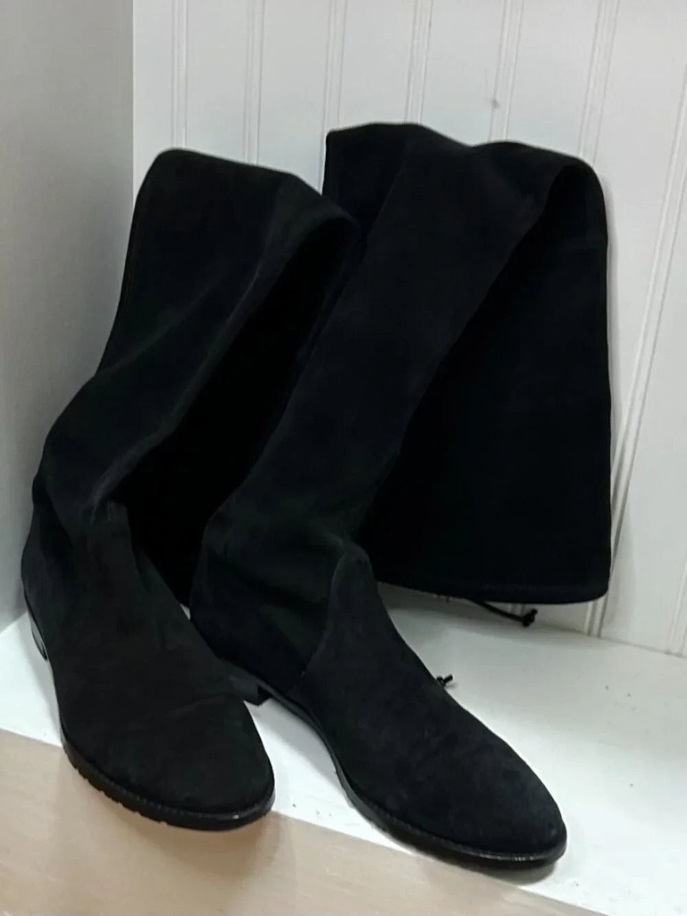 Stuart Weitzman Suede Over-The-Knee Boots Black Round-Toes Tie Closures Size 8